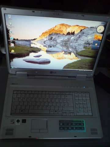 LG S900 U. CPMAG 2,4GHz, 500GB HDD, 3GB RAM